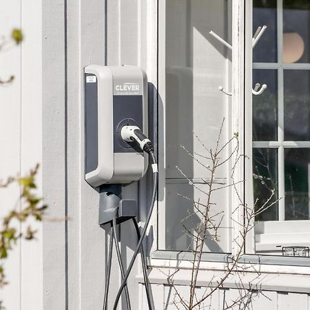 Beach Front Home In Sjolund With Kitchen Екстериор снимка